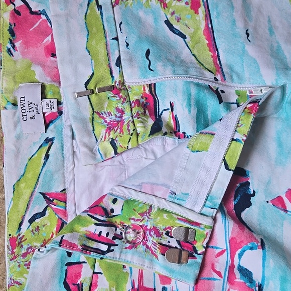 Crown & Ivy (12P) Scalloped Shorts - Picture 3 of 3